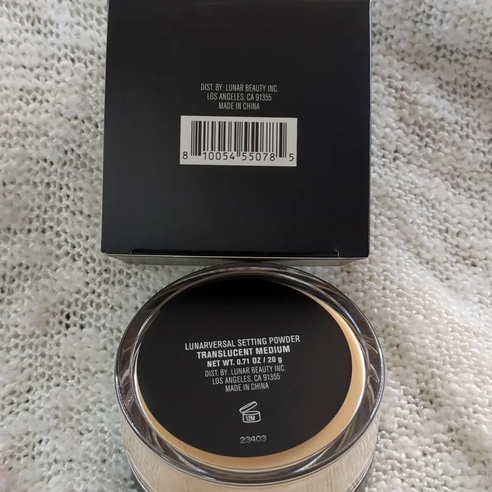 LUNAR BEAUTY LUNARVERSAL Setting Powder w/Puff in Medium, 20g/0.71oz - Picture 11 of 14